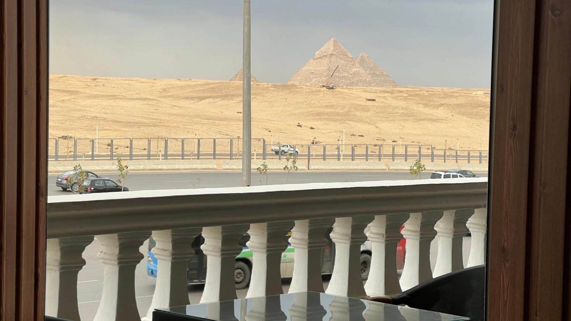 White Pyramids Nazlat as Sammān